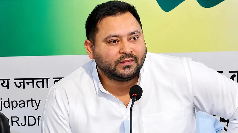 qaumiawaz_2026-05-12_14yxj53f_tejashwi-yadav-01