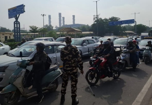 1200-675-27842275-thumbnail-16x9-delhi-traffic